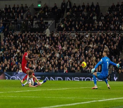 英超1.25亿英镑挖来的强援伊萨克重伤，苦不苦，看看利物浦