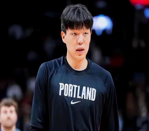 杨瀚森3分4板2失误！开拓者逆转凯尔特人，这一战让我看清3个事实