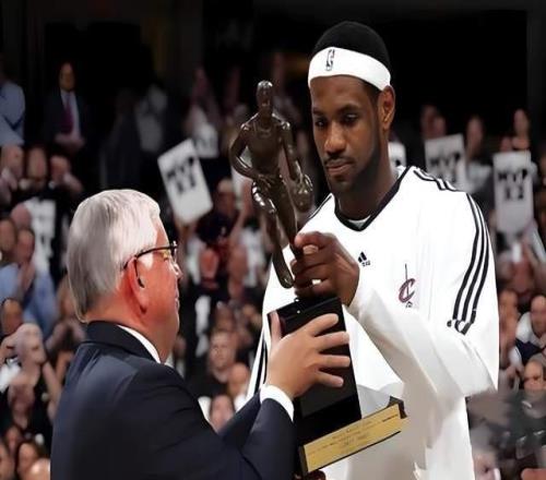 全明星投票！从票王到第九！詹皇的神话终结了