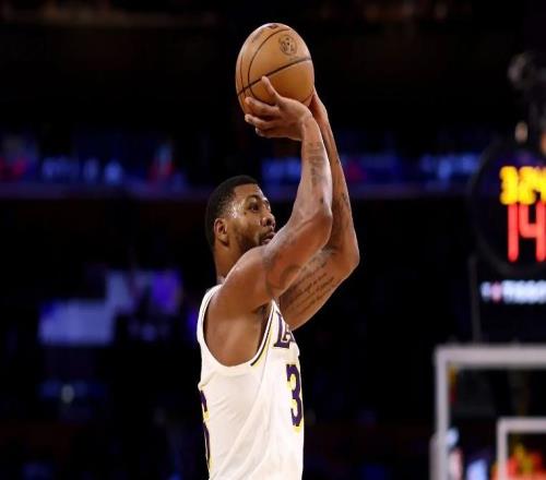 后场大闸进攻端存在感不足，但这对于湖人其实反而是一件好事情