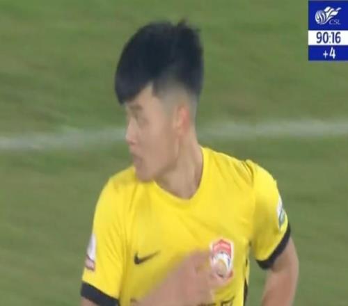 杨希本赛季中超场均5.1次抢断，为12年以来场均抢断最多球员