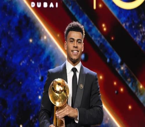 荣耀时刻！巴黎圣日耳曼闪耀2025环球足球奖