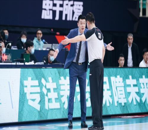 1人硬扛辽宁男篮！再问郭士强：28岁的CBA老将，还不能打动你吗