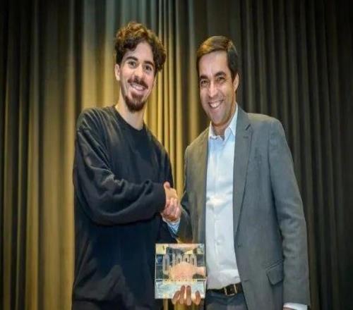 新葡萄牙一哥！维蒂尼亚全票当选2025葡萄牙MVP：战术核心+7冠王