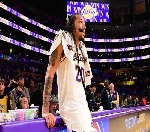 又一次扮演了第六人的角色，湖人后场新星只是欠缺一些稳定性