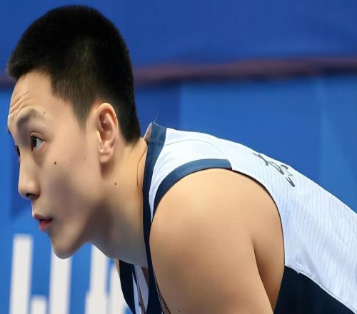 杜锋内涵胡明轩五战45中12各种浪费机会拿600万顶薪远逊徐杰