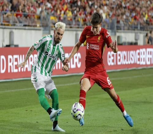 TA：麦康奈尔与欧文贝克都将提前结束租借生涯，重返利物浦