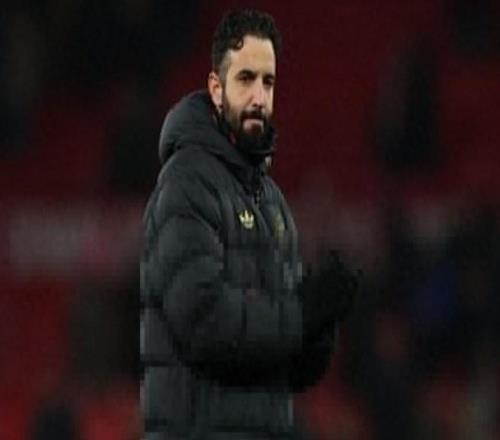 阿莫林换人惹众怒，球队需要进球他却用中卫换中卫