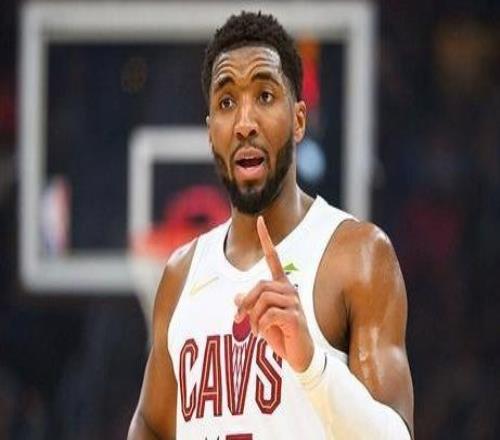 布克32分克利夫兰骑士在主场以129113轻取菲尼克斯太阳