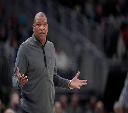 你的超级英雄会踏着七彩祥云，画着战术板来拯救你的主队