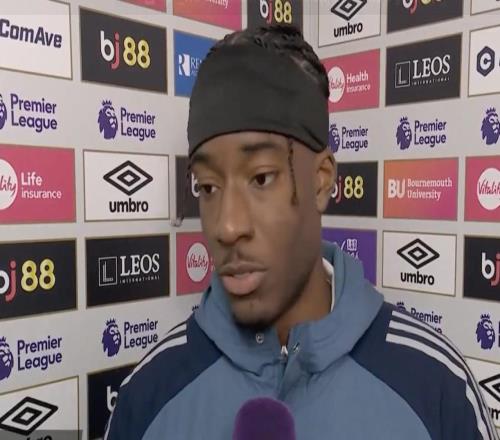 马杜埃凯：我们当然会谈夺冠目标加布射门就像前锋一样