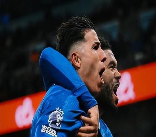 英超双蓝会补时绝平，曼城11切尔西留遗憾，争冠之路再遇荆棘