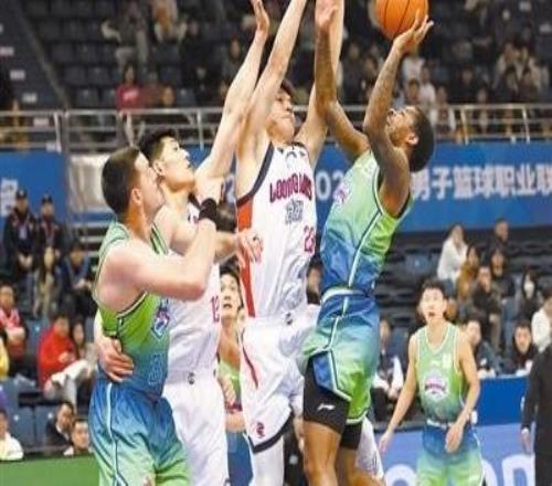 换帅展现新面貌天津男篮加时惜败