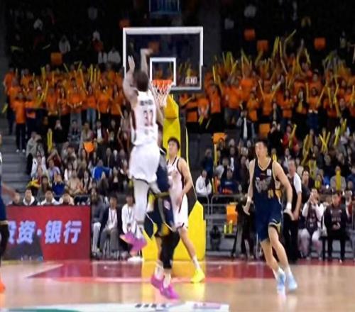 太可惜了！广东男篮1分憾负，徐杰倾尽所有，输球主要怪此人
