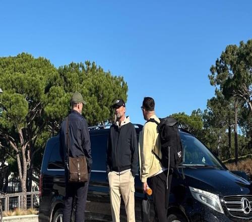 图片报：克洛普到访莱比锡训练营，并和卡尔特弗莱特父亲交谈