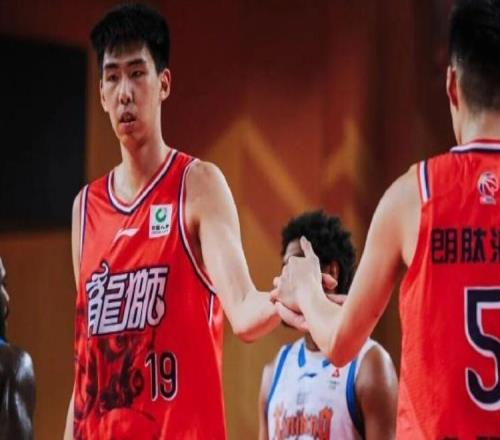 单场5封盖！广州中锋再现统治力，争夺最佳防守球员奖