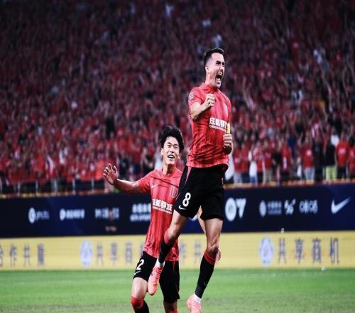 31岁队长确定告别蓉城！无缘海港+顶薪加盟中超保级队完成体检