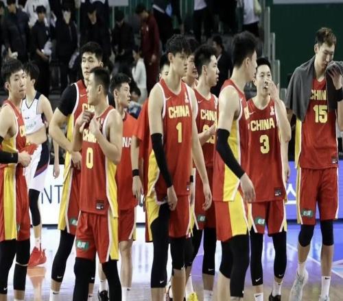 中国男篮决战日本队，爆料阵容调整，徐杰强势加入，胡明轩不太行