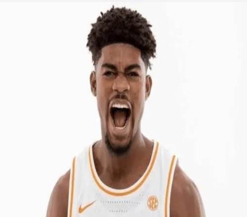 北京首钢新外援维克特贝利完成注册，今晚对阵山东可以登场