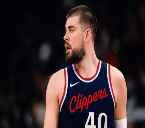 快船103102勇士！无奈不是险胜，是小卡拒绝采访，祖巴茨成软肋