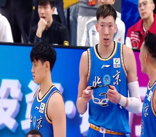 没有高诗岩更强！山东残阵打爆北京男篮，国家队后卫线要换人了！