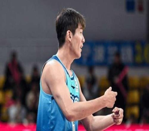 坑爹啊！11中1+6失误，在场球队输21分，网友没人喊进国家队了