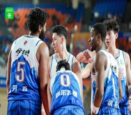 新疆9960狂胜江苏，戴德里克劳森16+5+4，杨芮16分