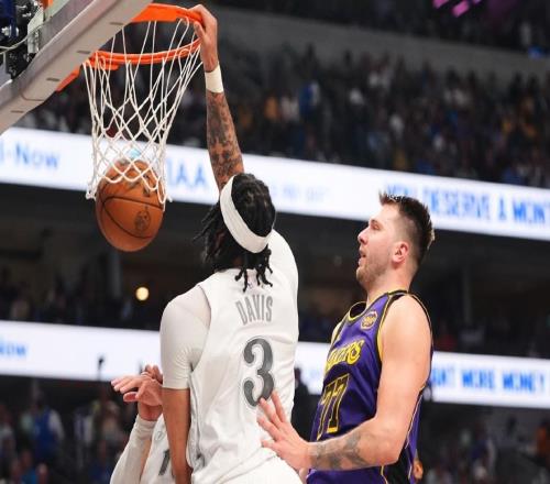 拿3年1.75亿顶薪，又一次受伤倒下，还是重伤！你确实该考虑退役