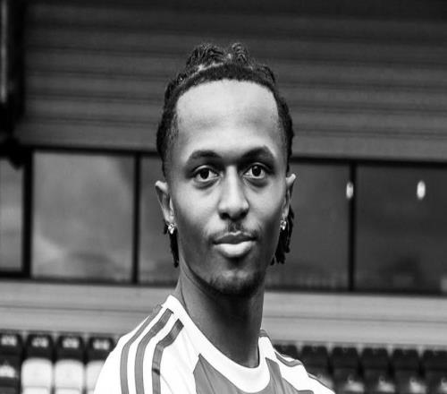 麦克斯菲尔德前锋麦克劳德上月不幸离世，队友用胜利作为告慰