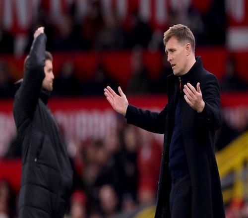 曼联创下44年耻辱纪录！两项国内杯赛均一轮游，追平历史最差战绩