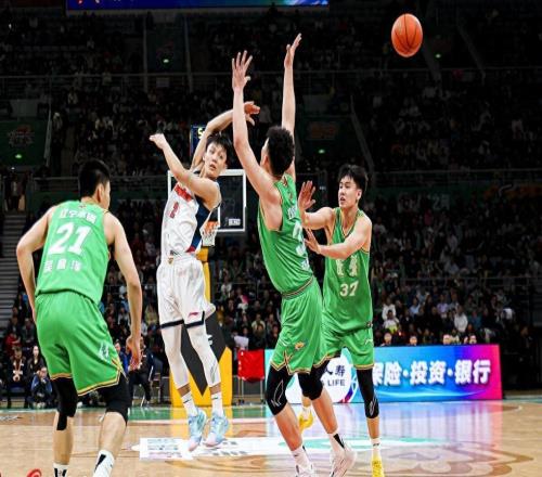 30分大败！辽篮两点不如广东，亨特首秀没亮点，杨鸣赛后发火