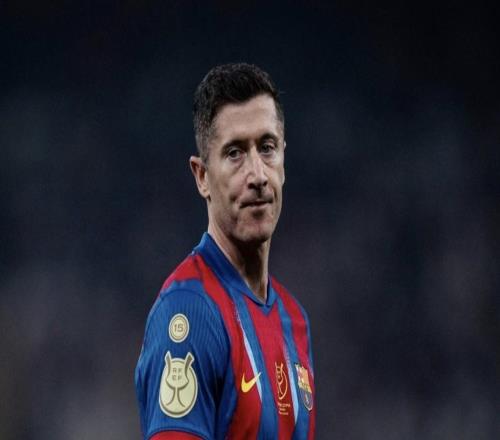 莱万本赛季已打入10球，上次单赛季进球未上双时亚马尔才3岁