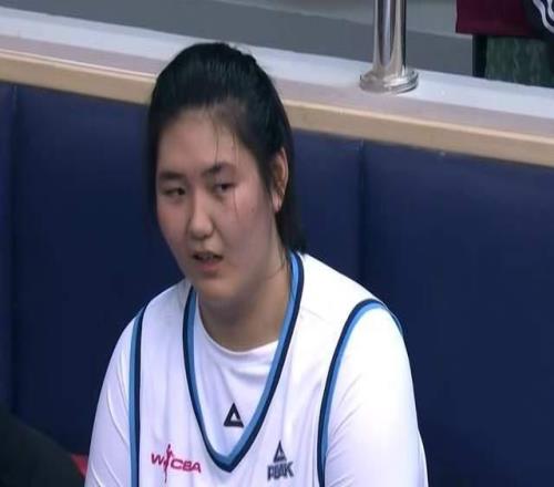 太爽了！山东爆冷掀翻卫冕冠军，终结广东14连胜，张子宇10分2板