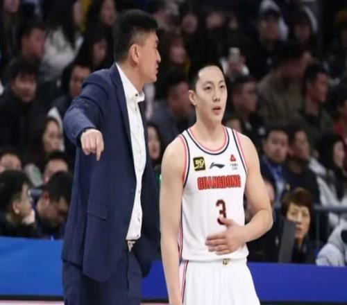 广东队唯一600万顶薪球员，胡明轩场均只有7分，还不如打替补