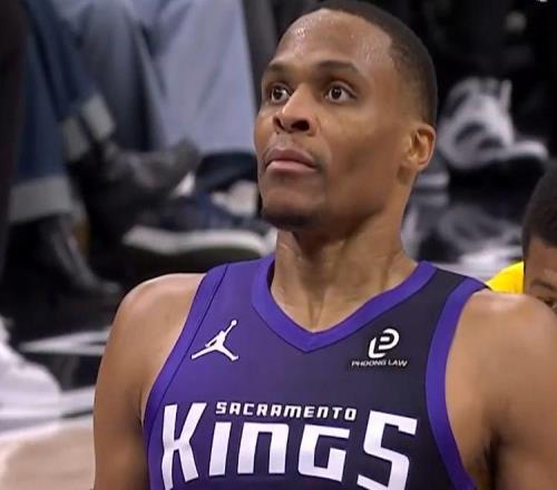 东詹组合64分！湖人112124国王，谁是3连败罪魁赛后数据给答案