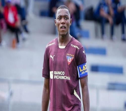 世体：巴萨正试训厄瓜多尔17岁后腰卡斯蒂略，评估其竞技水平