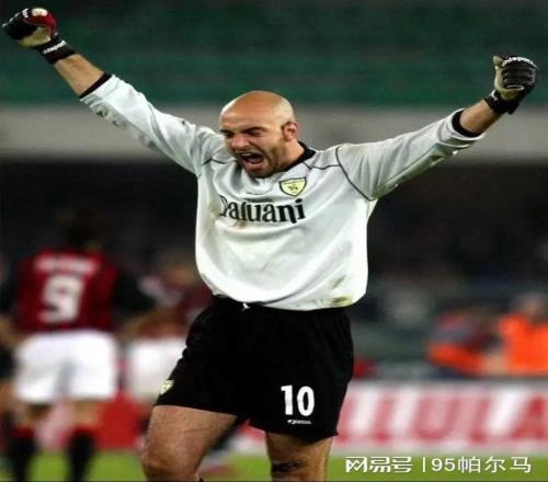 穿10号的门将，在罗马熬不出头，在意甲踢2个赛季好球，37岁退役