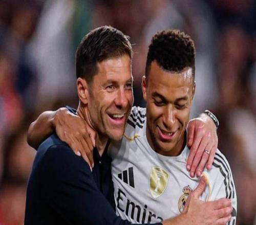 记者：皇马更衣室对阿隆索态度各异，支持他的球员不敢发声