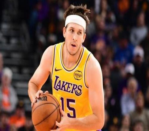 曝爵士将在休赛期追求里夫斯届时他已成为完全自由球员