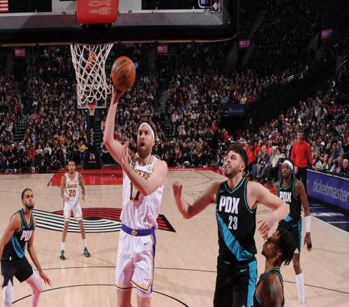 者！湖人暗藏25岁新星轰21+4，雷迪克该重用他