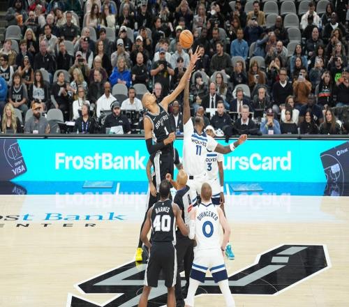 神仙打架！文班亚马39+9+3，华子55分创新纪录！联盟门面该换人了