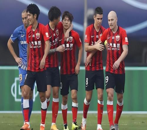 上港官宣四位新援加盟，却为何唯独没有杨希名字，背后原因找到了