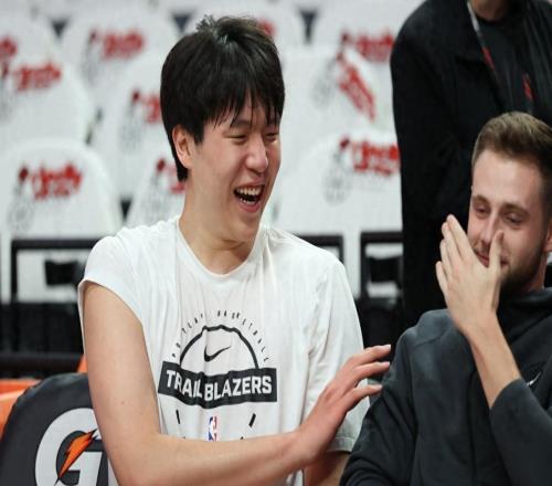 杨瀚森无缘NBA全明星，获10.4万票排名联盟第36名，2项数据为零