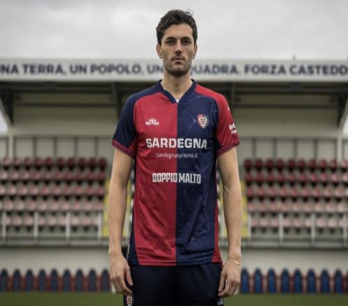 官方消息卡利亚里租借科莫后卫多塞纳至202526赛季结束_意甲直播