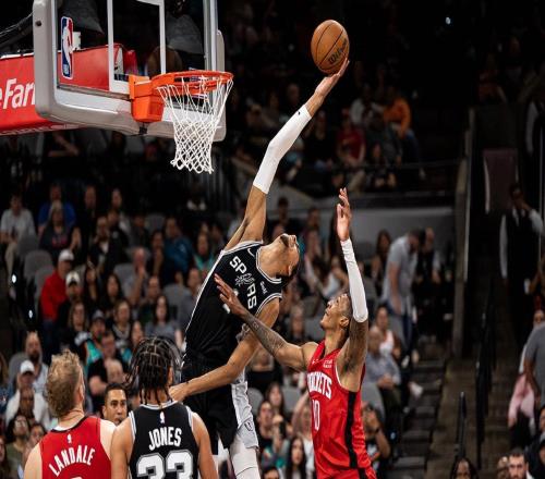 人还怪好的！杜兰特点破文班命门，火箭用一策略将他逼成外线铁匠