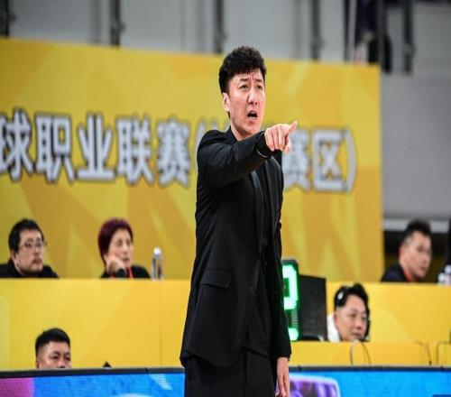 下课主帅+1！韩硕辞任四川男篮主教练，本赛季至今无一胜绩