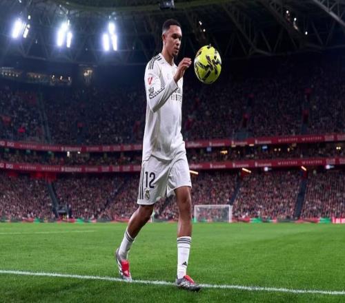 阿斯：皇马高度信任阿诺德，阿韦洛亚和他谈话是传达支持