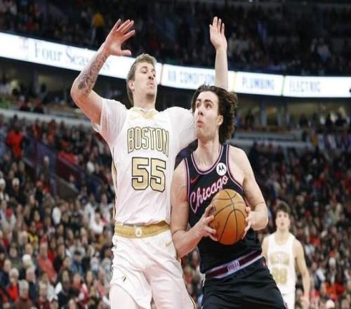 爆大冷！8人上双掀翻东部第二：全场狂欢庆祝，布朗空砍33+8+5