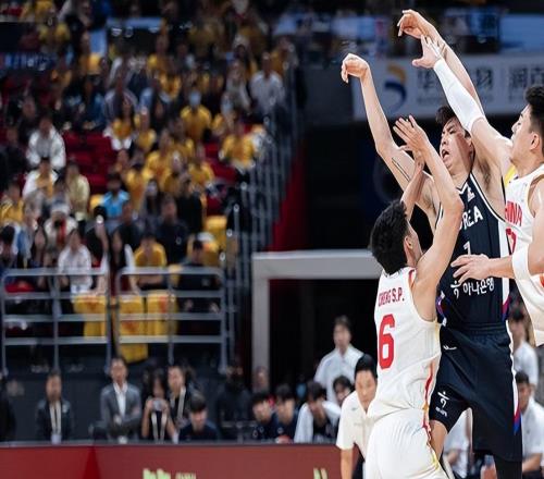 U23国足0比4惨败让男篮压力倍增世预赛再输日本郭士强恐下课