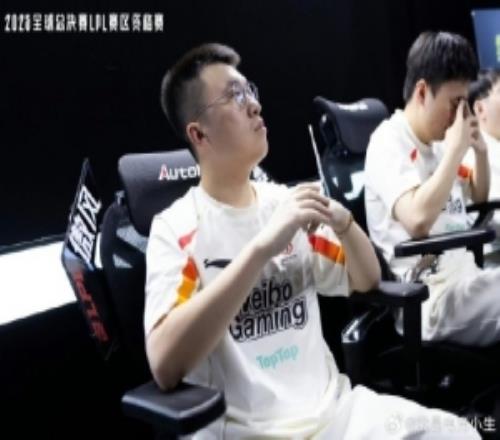 巧合的时间点xiaohu来WBG第4年昨晚签下elk后才关注老板微博